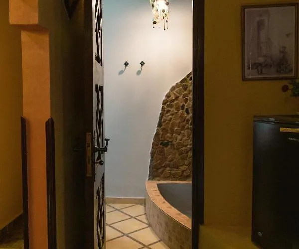 Alf Leila Boutique